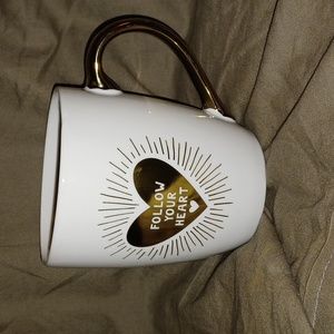 Follow your heart mug (022724A).